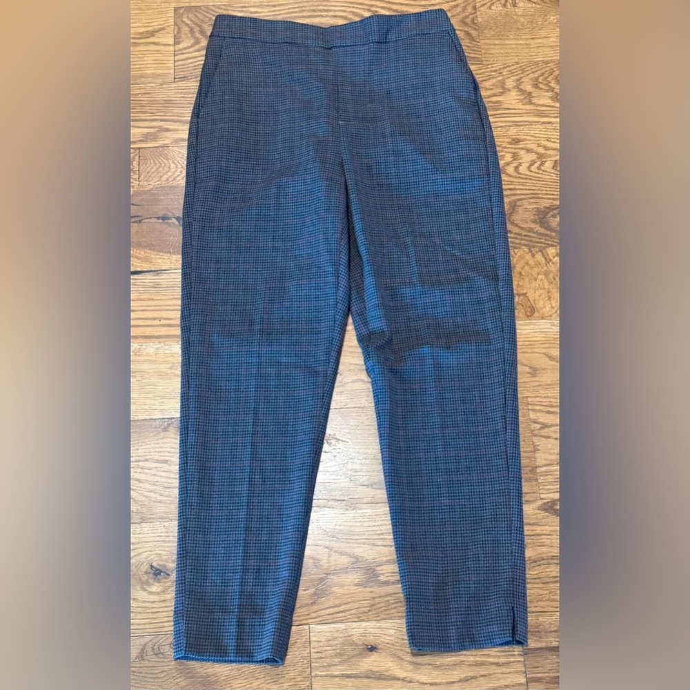 Banana Republic Factory. Hayden Taper Trouser. Gray/Black/Red Houndstooth. 0P.